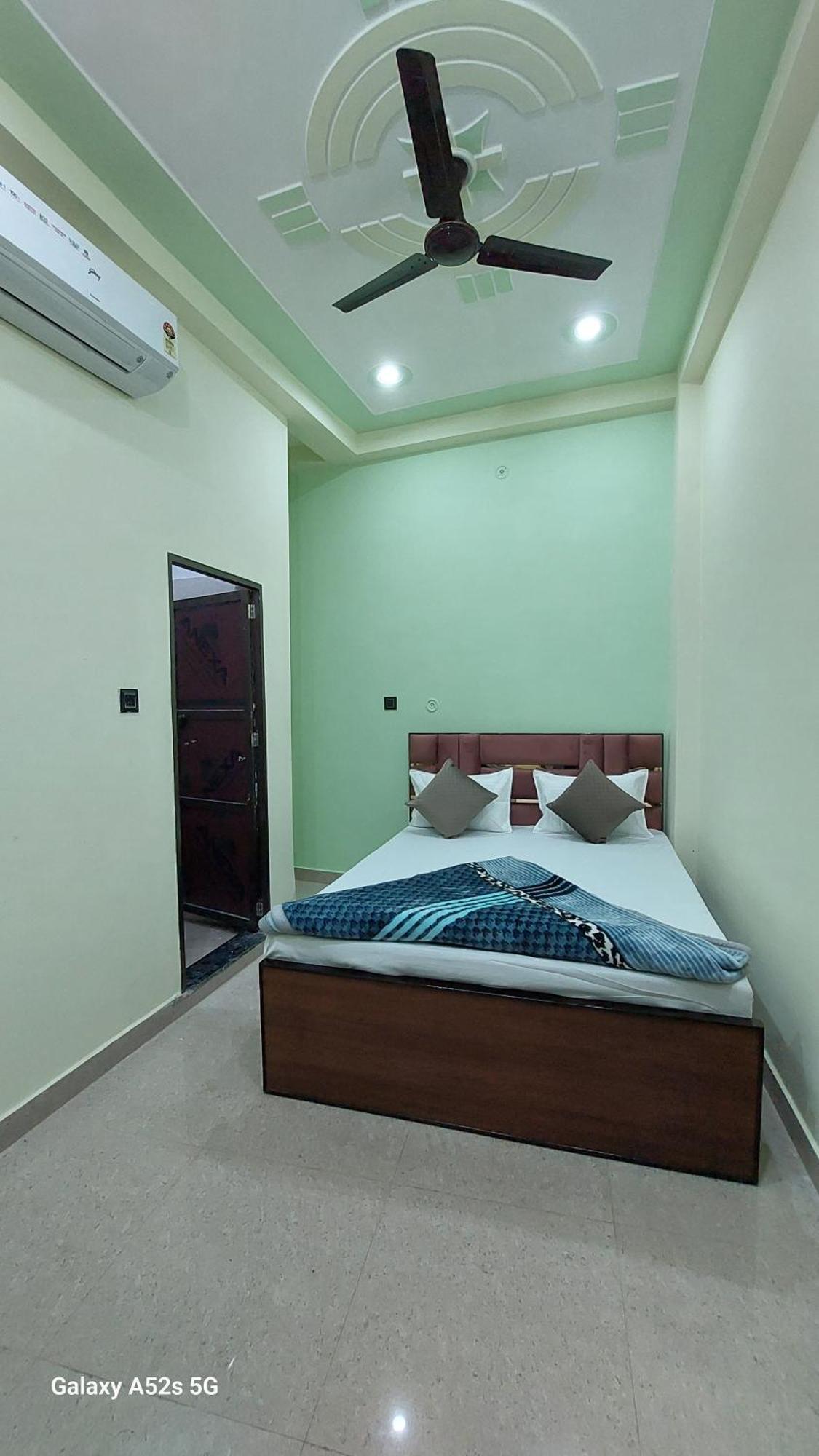 Narayani Paying Guest House Варанаси Экстерьер фото
