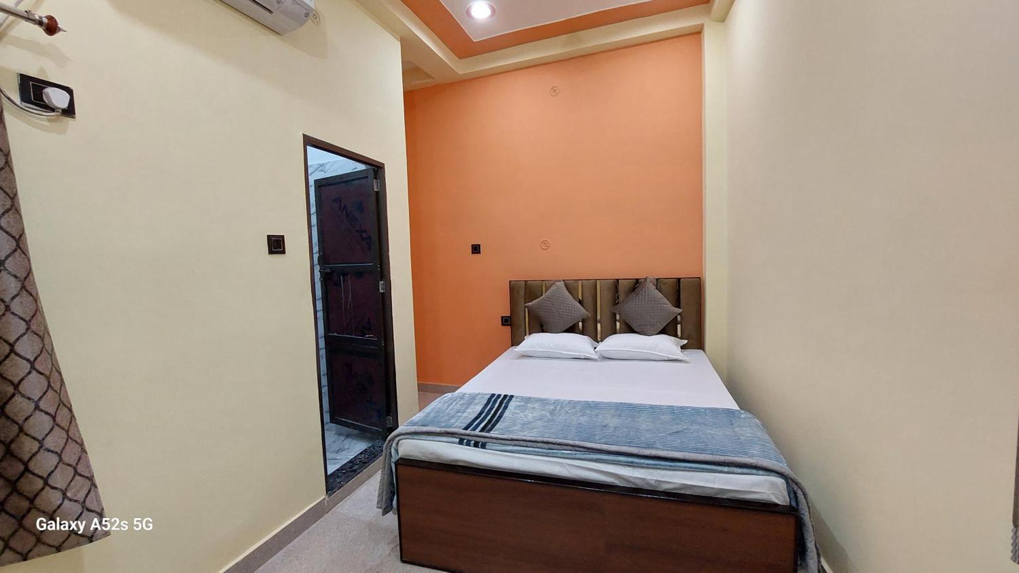 Narayani Paying Guest House Варанаси Экстерьер фото